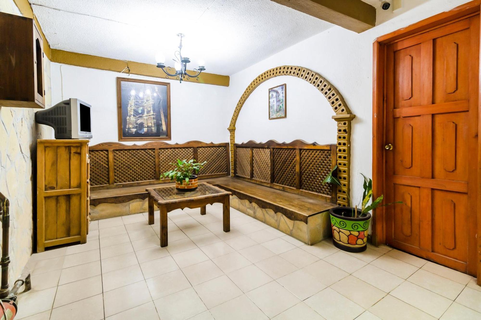Oyo Hotel La Luna, Templo De Santo Domingo De Guzman San Cristóbal de Las Casas Extérieur photo