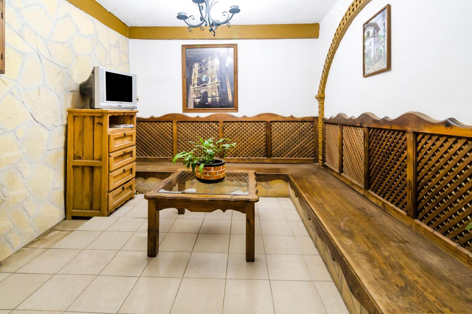Oyo Hotel La Luna, Templo De Santo Domingo De Guzman San Cristóbal de Las Casas Extérieur photo